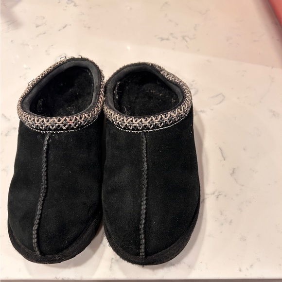 Ugg slippers for kids - Picture 2 of 4